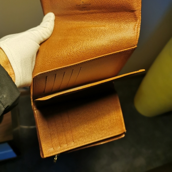 Sold of PM. 💯% Authentic LV Alexander Mediem Wallet - Picture 6 of 15